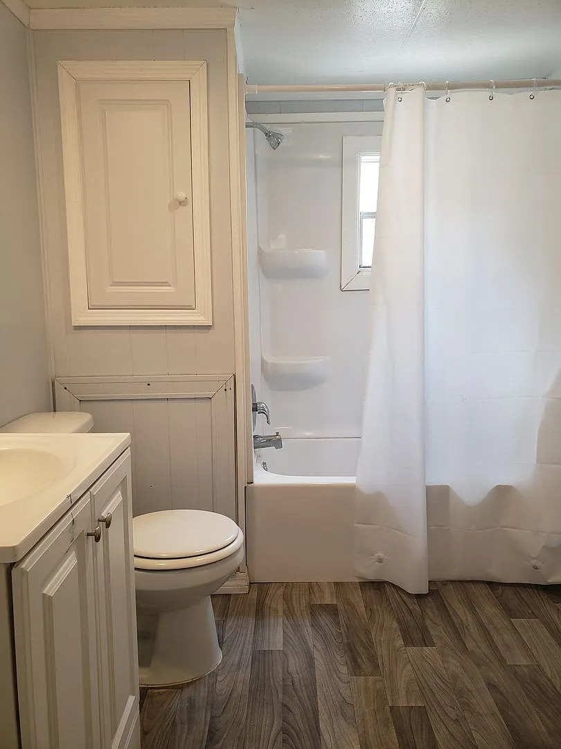 Two-Bedroom Mobile Home for Rent — Photo 4