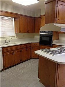 2nd image of 3005 Edgewood Dr