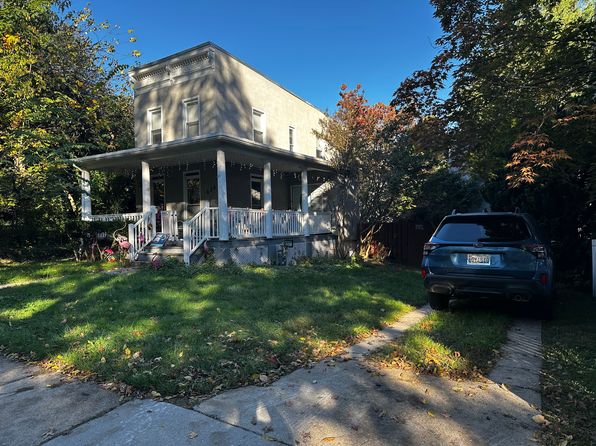 438 Rosebank Ave