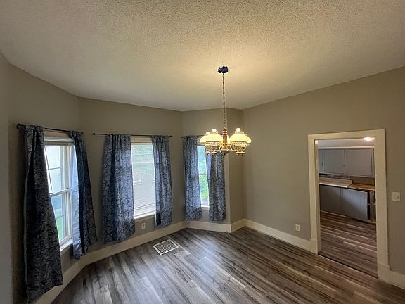 3rd image of 350 19th Ave N #1