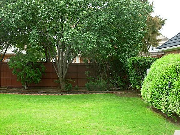 5th image of 1700 Dowling Dr