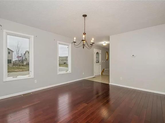 2nd image of 2019 NW Lakeside Dr