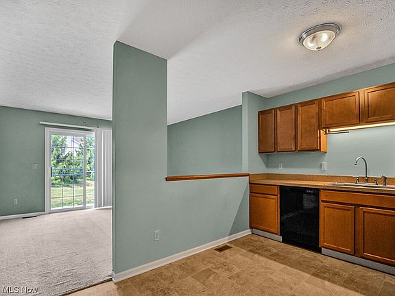 4th image of 33438 Halle Ct