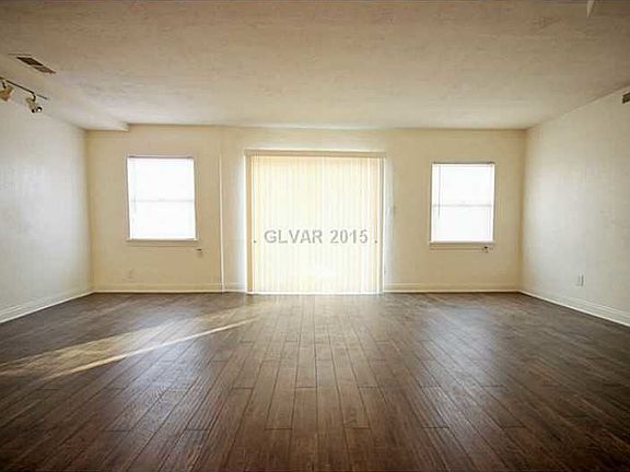 2nd image of 1033 Yucca Ave