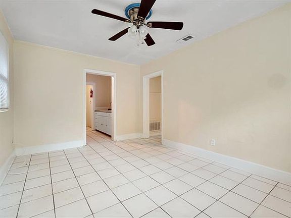 3rd image of 1647 Pepper Dr