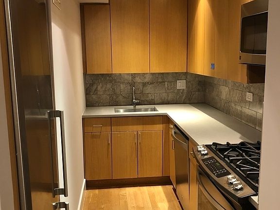 2nd image of 752 W End Ave #16BB