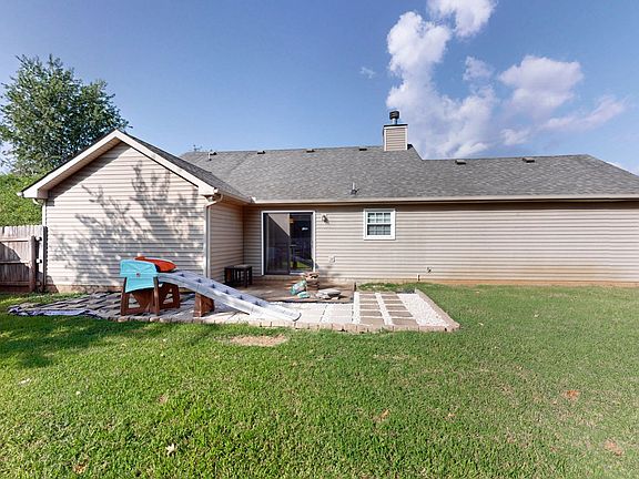 2nd image of 2806 Holsted Dr