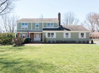 137 Ballantine Rd, Middletown, NJ 07748