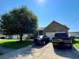 126 Westbourne Ct, Radcliff, KY 40160