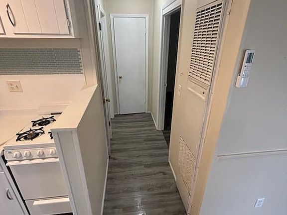 2nd image of 708 N Lincoln St #11282440