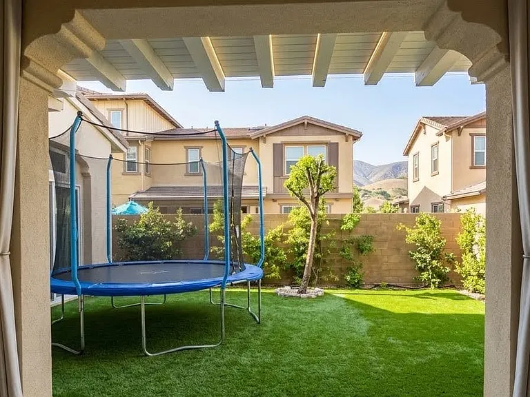 7 Paladino Ct — Photo 32