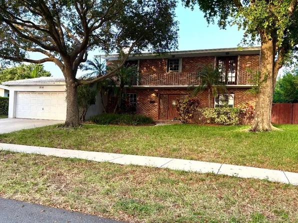 1916 HARBOURVIEW Drive, Fort Lauderdale, FL 33316