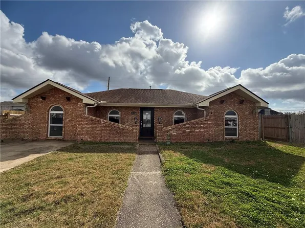 3701 Veronica Dr, Chalmette, LA 70043
