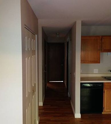 3rd image of 355 Woodridge Cir #355F