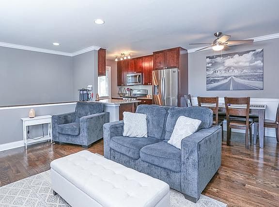 5th image of 1426 Cove Dr #237-D