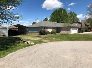 9213 E Apple Ln, Claremore, OK 74019