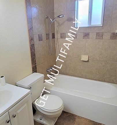 2nd image of 5131 & 5135 E Oak St #6