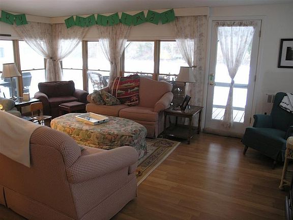 3rd image of 231 Lake Shore Dr N