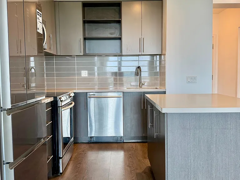 4699 Glen Erin Dr #1106 — Photo 4
