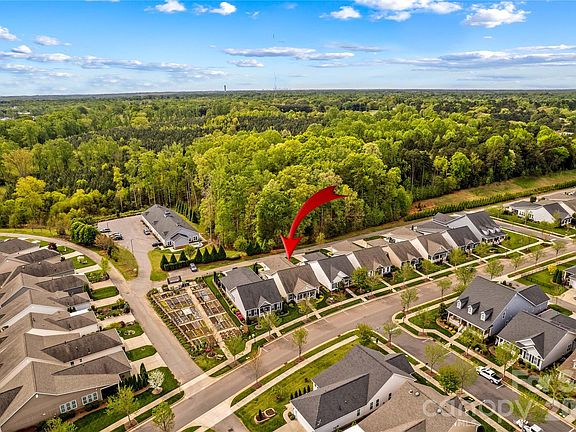 3rd image of 11528 Dublin Crescent Rd