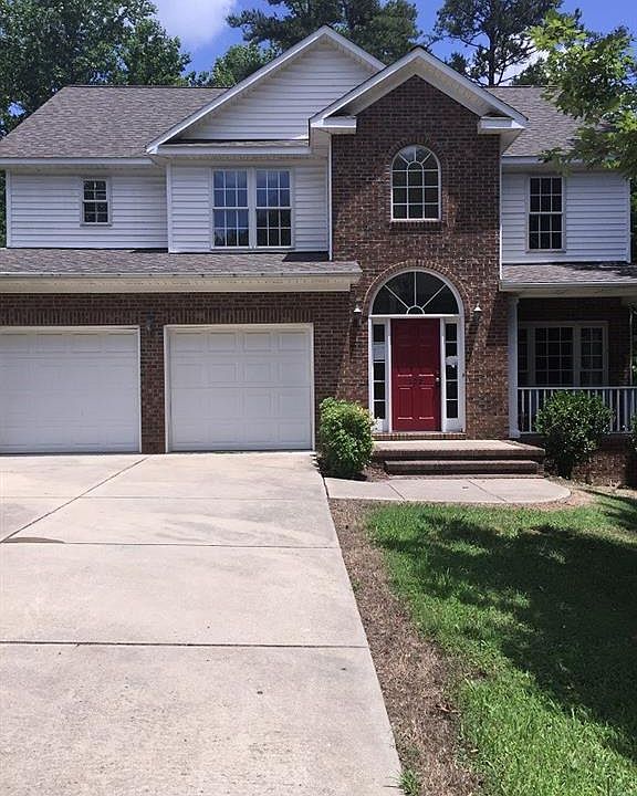 1st image of 105 Oak Village Dr