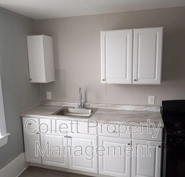 3912 Archwood Ave — Photo 2