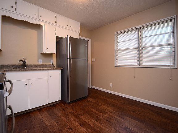 5th image of 4915 Mayberry St APT 4