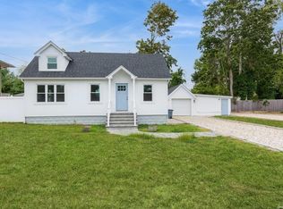 80 S Dunton Ave, East Patchogue, NY 11772