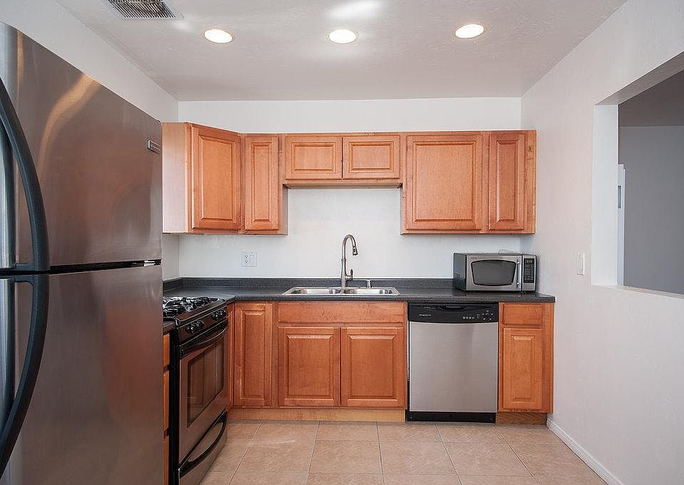 1st image of 962 Wilbur Ave APT A