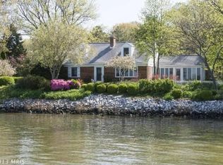 1135 Steamboat Rd, Shady Side, MD 20764