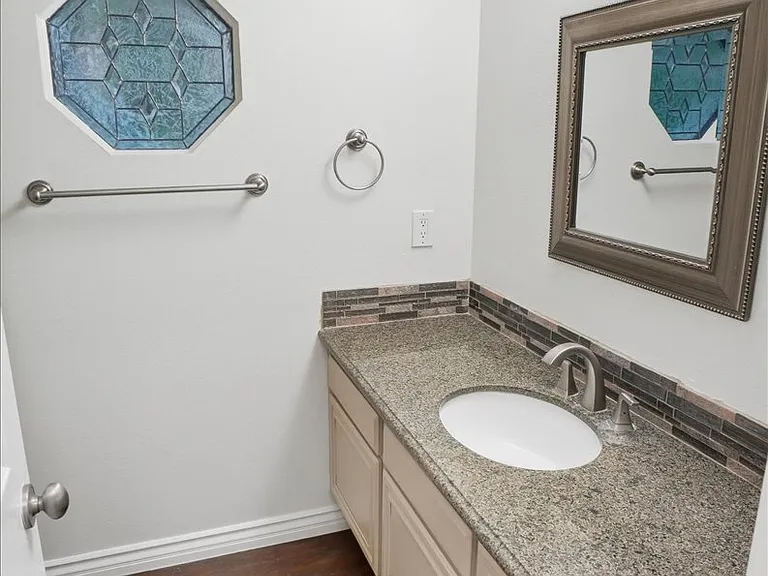 24124 Mentry Dr — Photo 22