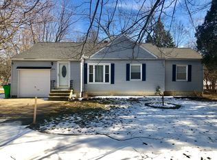 569 Miner Rd, Highland Heights, OH 44143