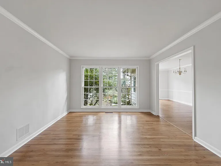 11817 Becket St — Photo 3