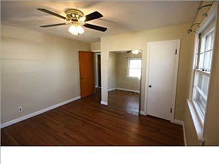 3rd image of 3008 Southeast Blvd