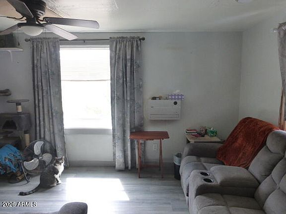 4th image of 565 W FOURTH Street