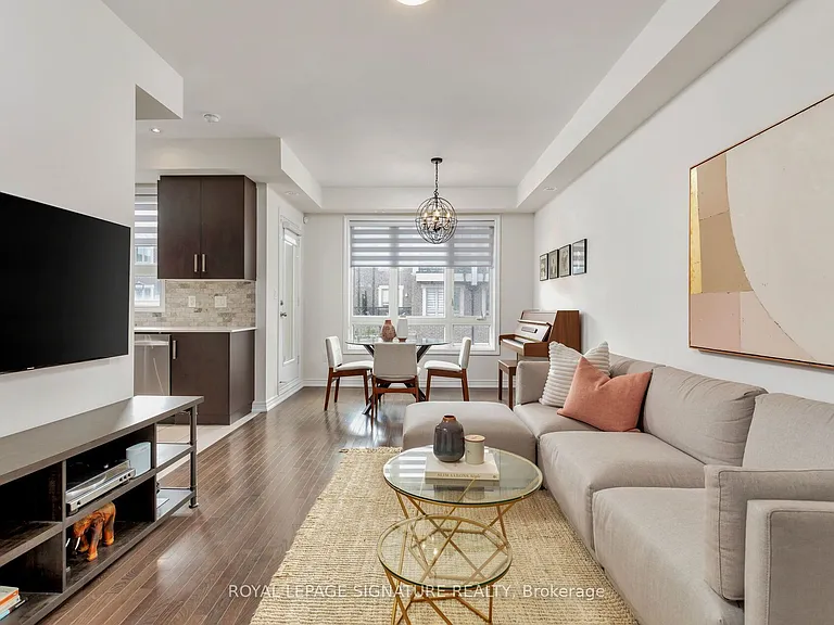 105 Kayla Cres E #18 — Photo 2