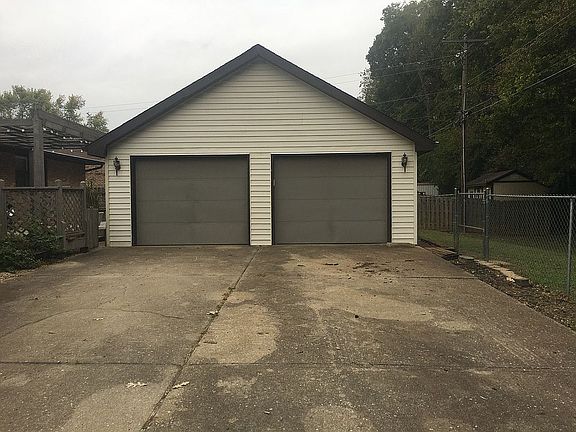 3rd image of 3458 Winthrop Dr