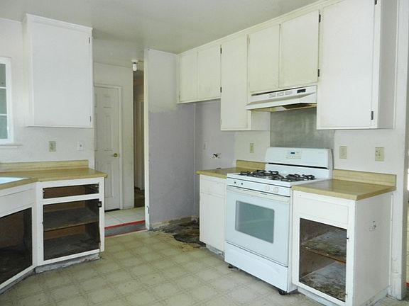 5th image of 8628 Alden Ln