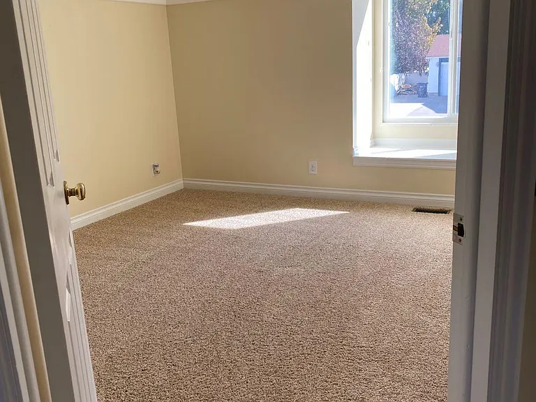 2nd bedroom -mountain view from window