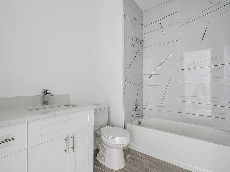 246 Rotonda Blvd #3 — Photo 15