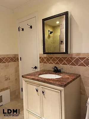 Sold by LDMI Realty Group LLC | media 14