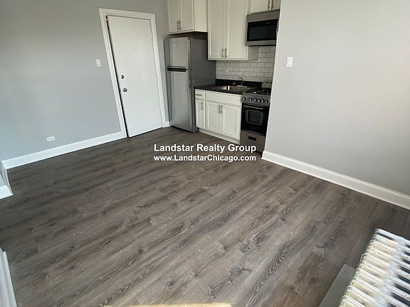 4th image of 4758 N Maplewood Ave #302