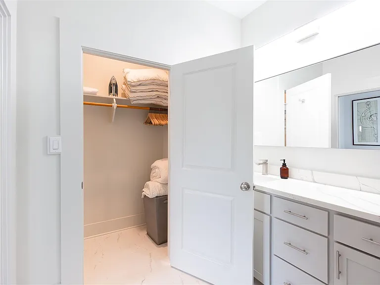3209 Avenue P 1/2 — Photo 18