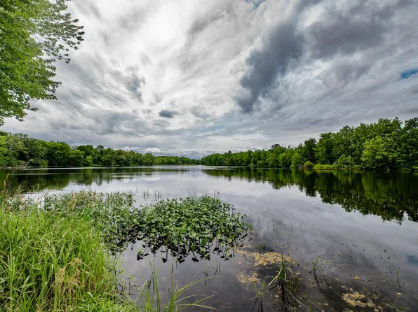 635 Peltoma Avenue, Detroit, ME 04929