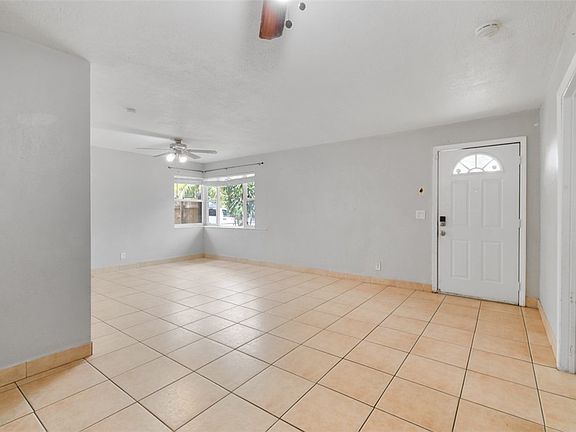 4th image of 725 40th St #1