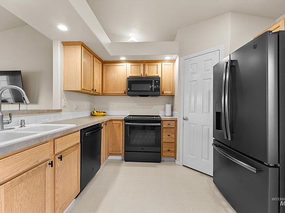 5th image of 3418 E Friar Tuck Ct
