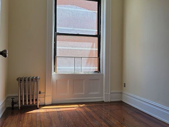 2nd image of 148 W 67th St APT 17