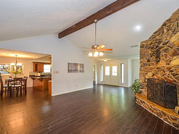 4th image of 14015 Briarworth Dr