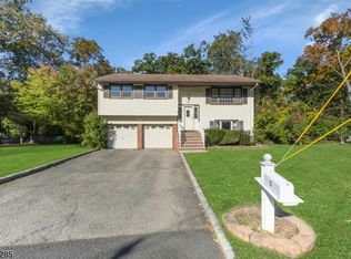 5 Downstream Dr, Mount Olive Twp., NJ 07836