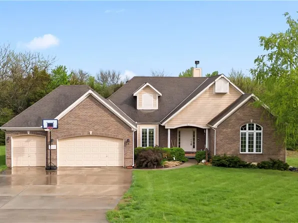 28919 Hackberry Cir, Paola, KS 66071